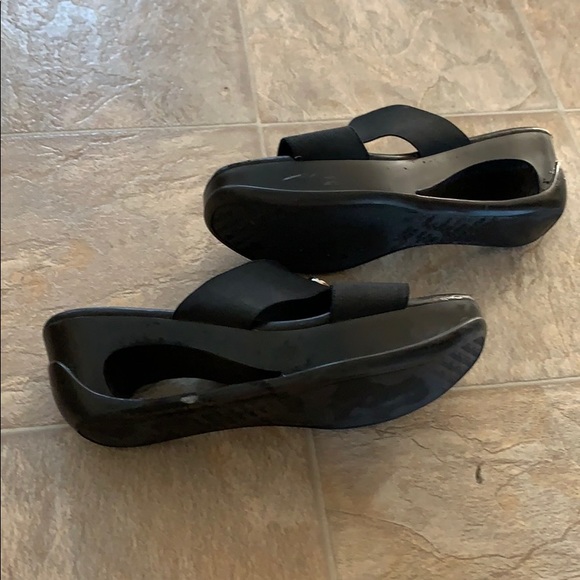 Sandals - Picture 5 of 12